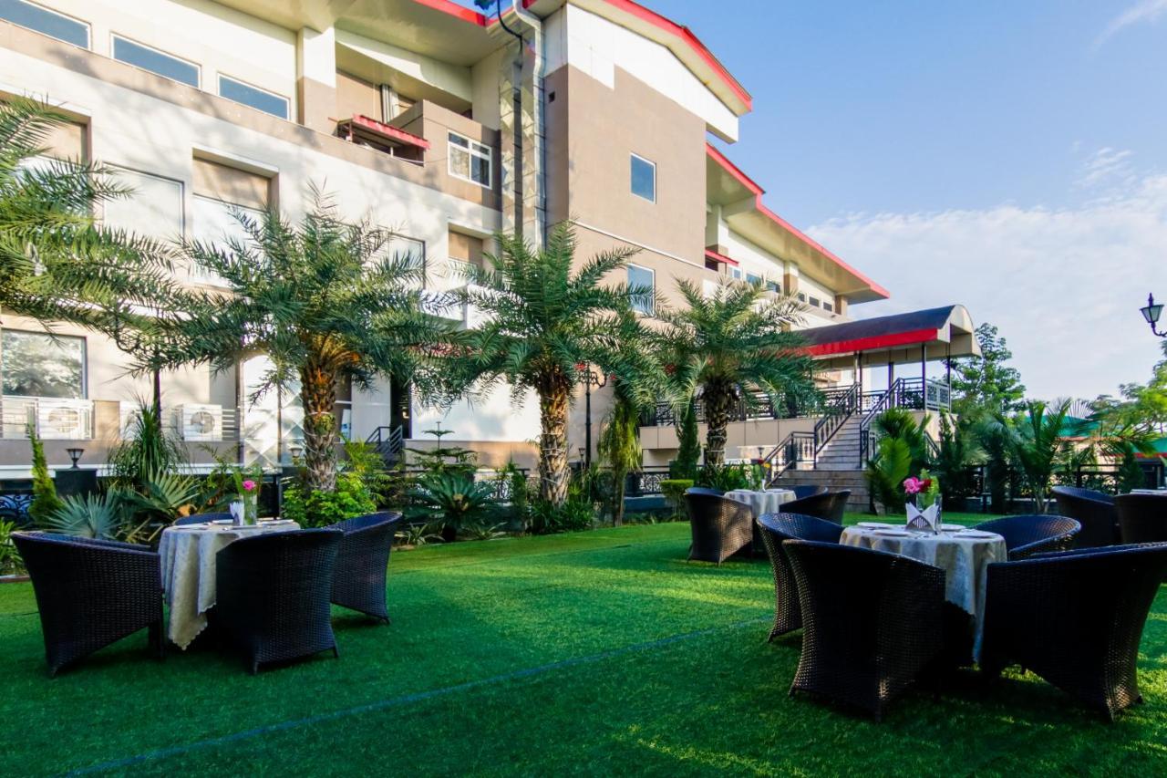 Dhauladhar Heights Resort Дармсала Экстерьер фото