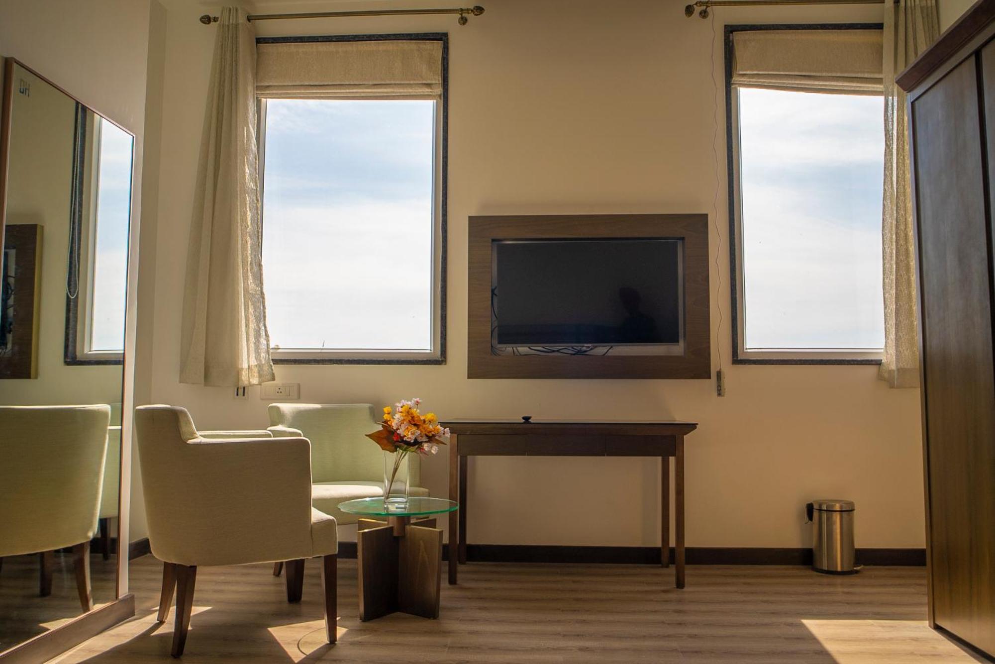 Dhauladhar Heights Resort Дармсала Экстерьер фото