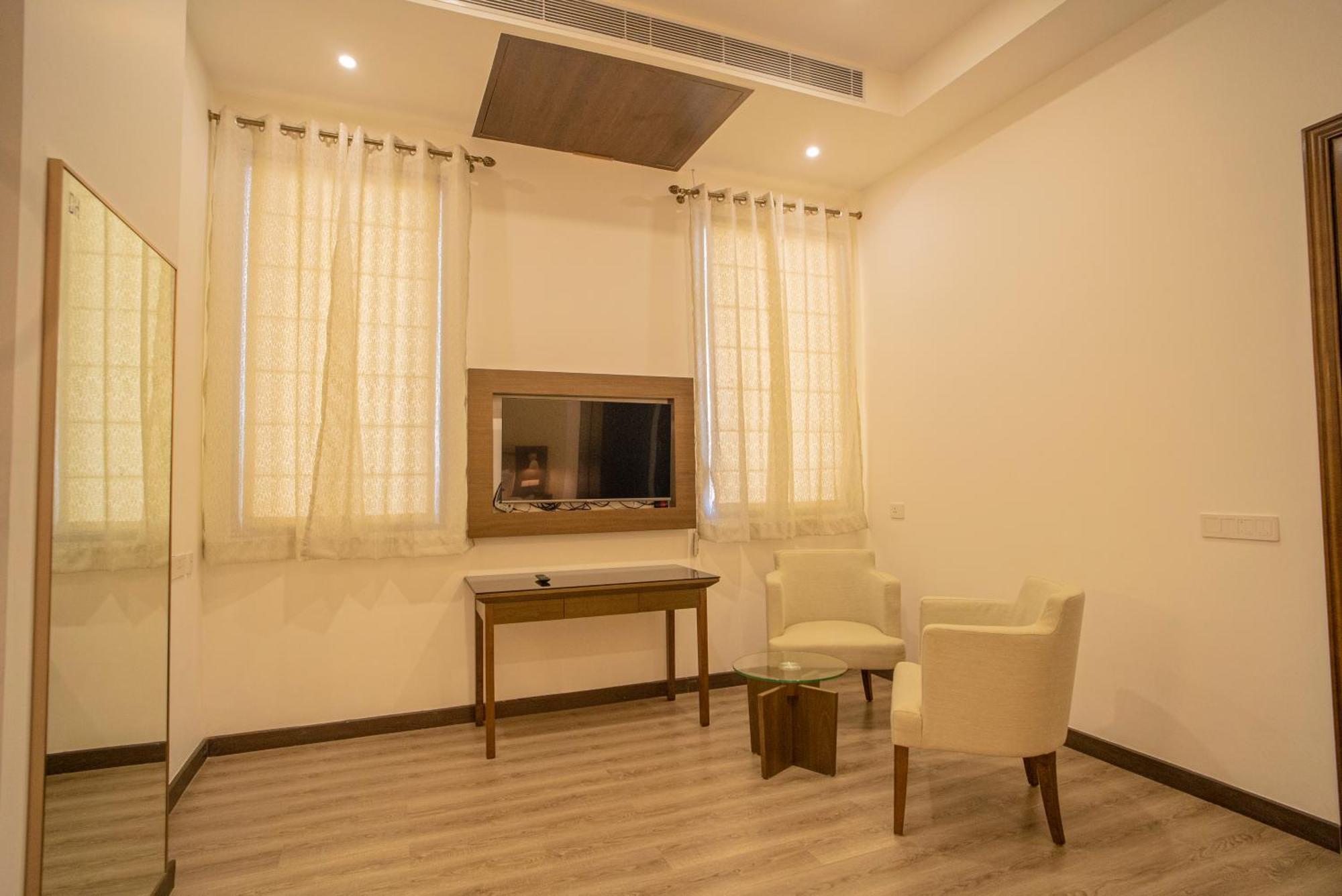 Dhauladhar Heights Resort Дармсала Экстерьер фото