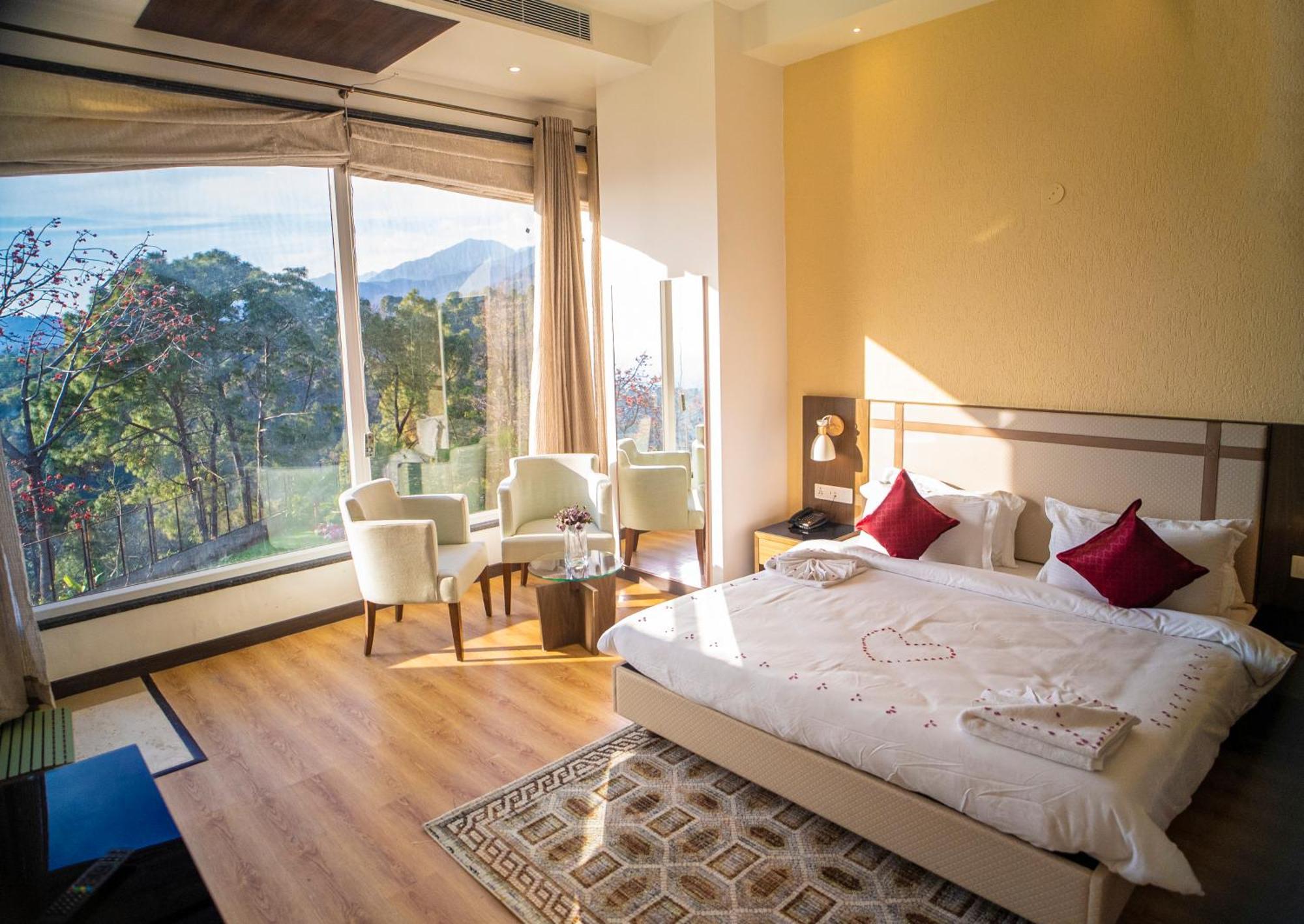 Dhauladhar Heights Resort Дармсала Экстерьер фото